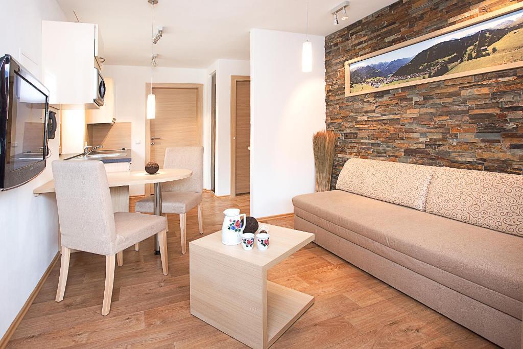 Haus Kristall Inkl Der Super Sommer Card Im Sommer 2025 Serfaus Room photo
